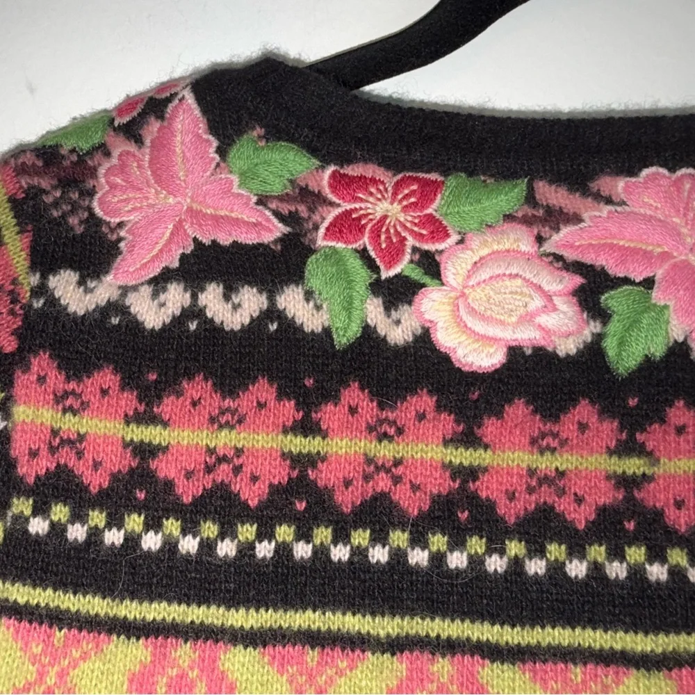 Weekend Max Mara Cashmere Angora Wool Floral Embroidered Sweater Sz: Medium